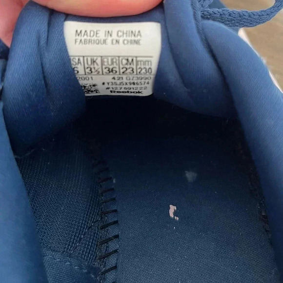 Reebok navy blue and  pink running shoes - Picture 4 of 9